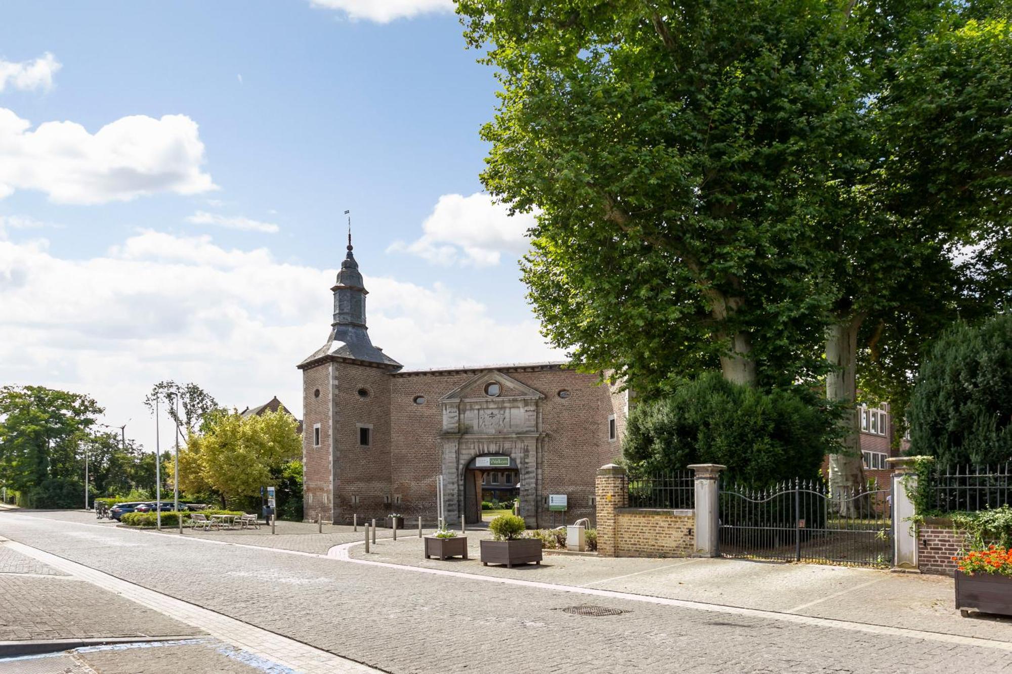 Chateau De Looz エクステリア 写真